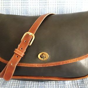 VINTAGE COACH BLACK CROSSBODY BAG